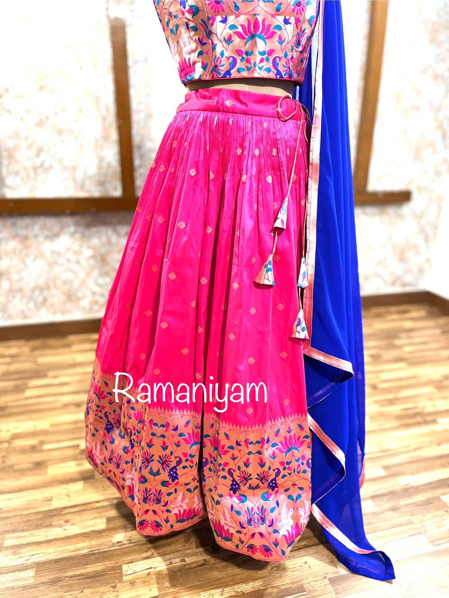 Long border royal pink paithani crop top